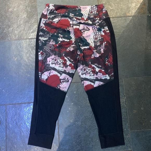 Patterned Nola Leggings XL - Picture 3 of 7